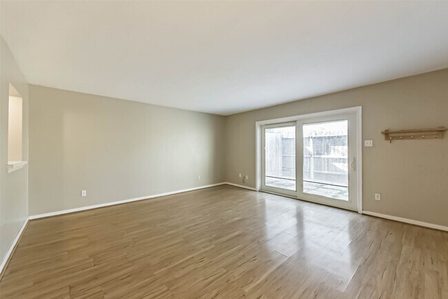 Foto del edificio - 11525 Burdine St