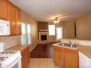 Building Photo - 14543 Bergenia Dr