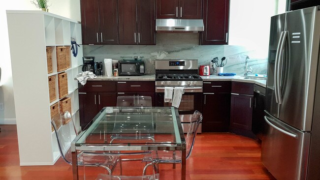 Foto del edificio - 1555 Larkin St