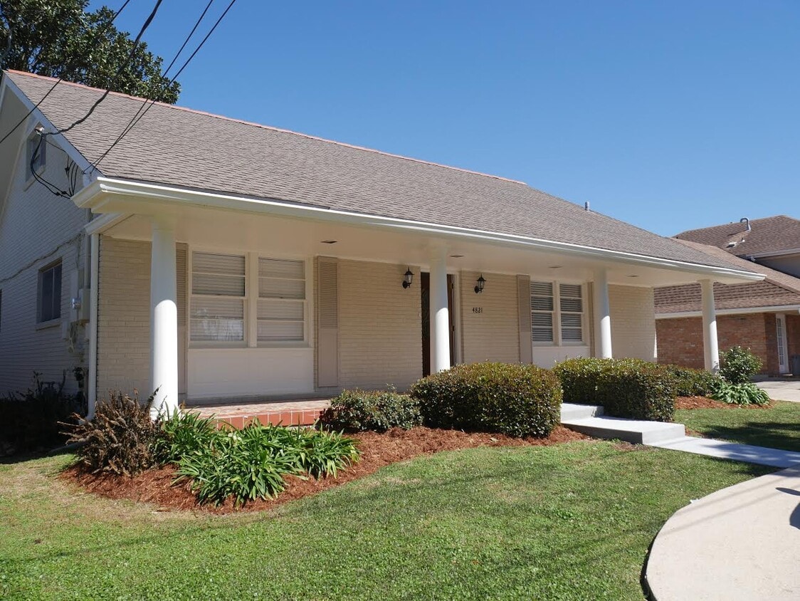 Foto principal - 4821 Avron Blvd
