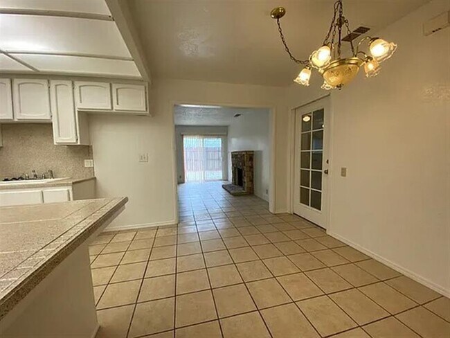 Foto del edificio - 3 bed, 1 bath home