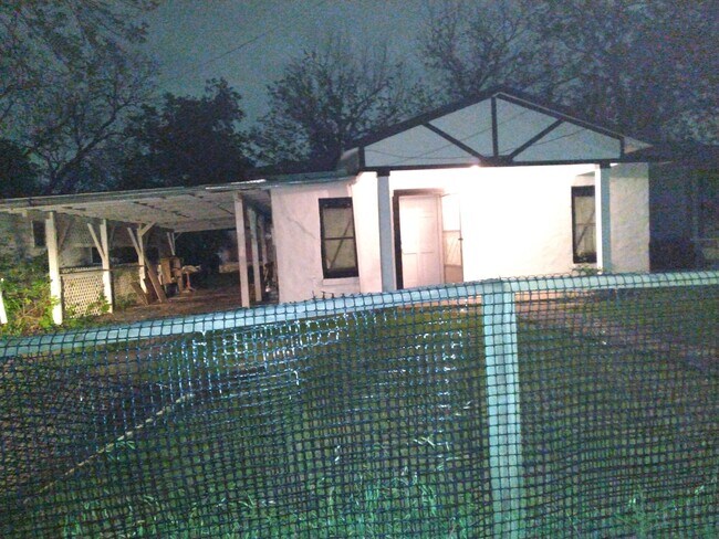 Foto del edificio - 411 SW 24th St