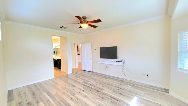 Building Photo - 5761 E Badlands Ln