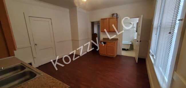 Foto del edificio - 214 Taylor Ave