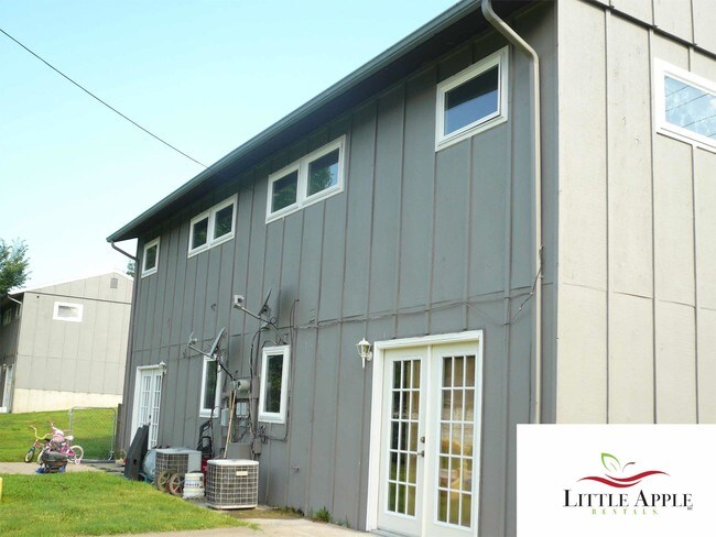 Building Photo - 3315 Anderson Ave