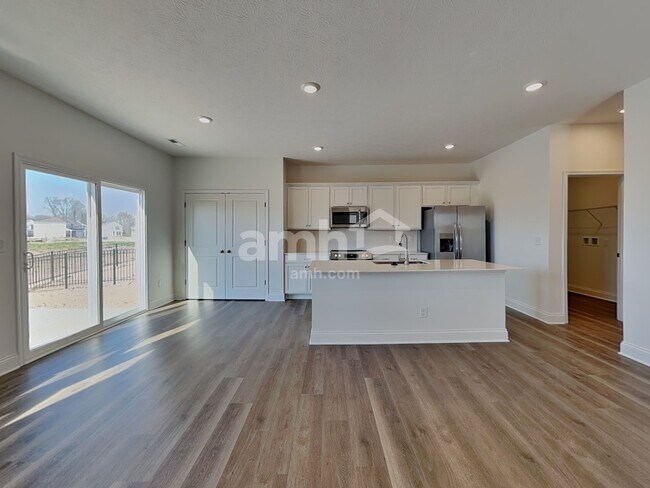 Foto del edificio - 9085 Henley Ave