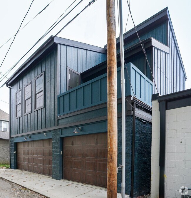 Building Photo - 376 E Whittier St