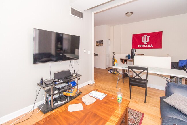 Foto del edificio - 621 W Armitage Ave
