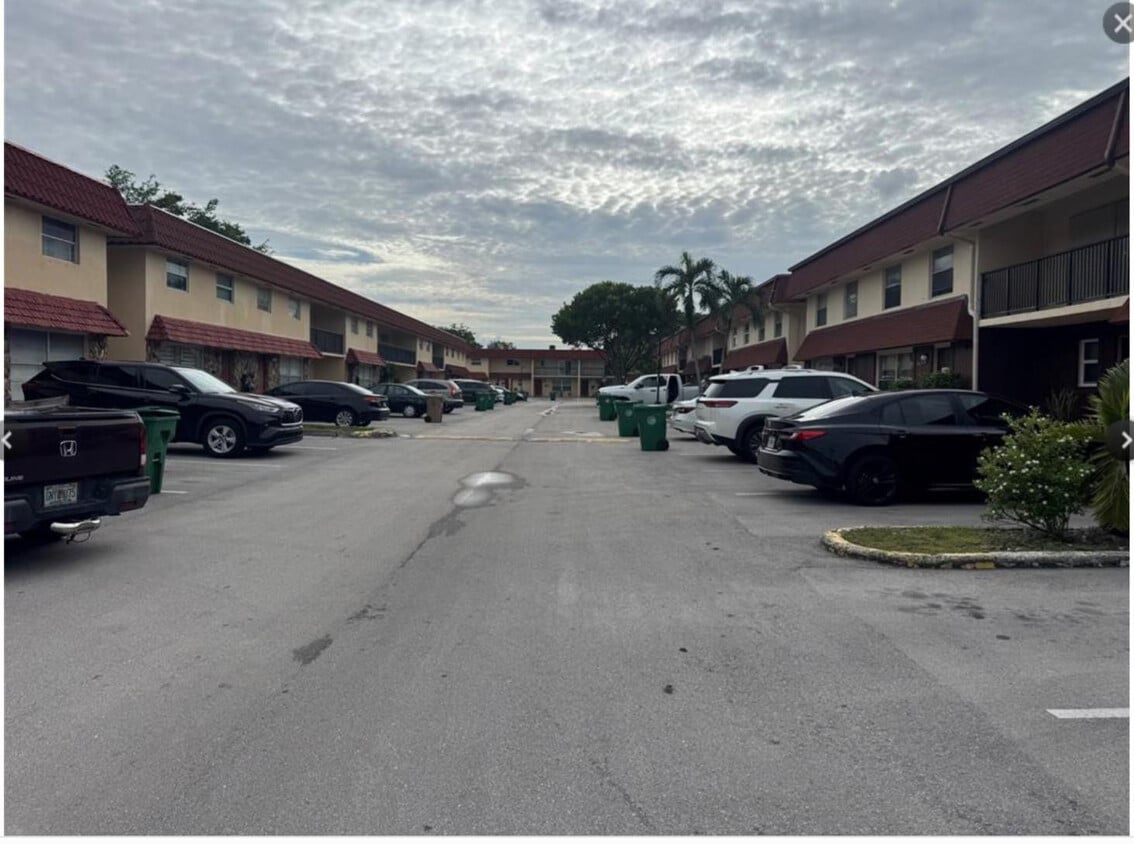 Foto del edificio - 6560 SW 41st Pl