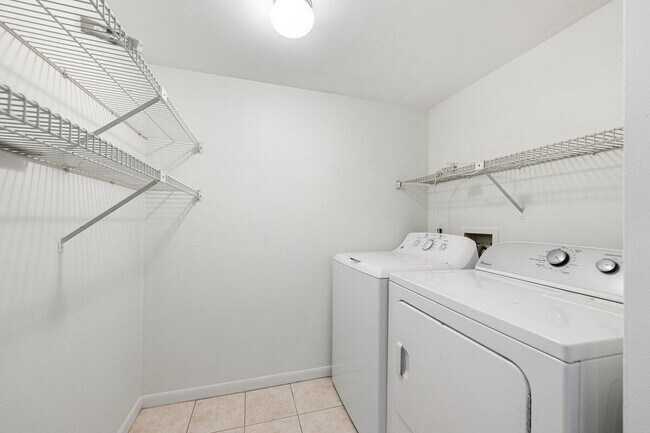 Building Photo - 3618 Alder Dr