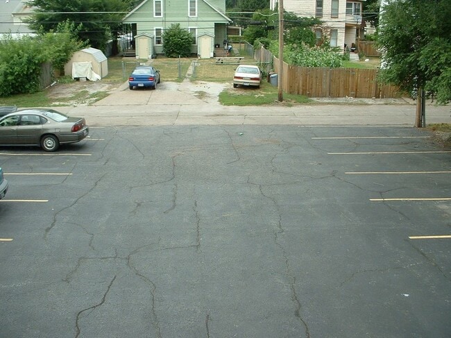 Building Photo - 1444 W 16th St