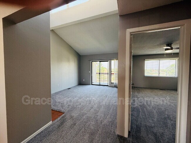 Foto del edificio - 8460 Decatur St