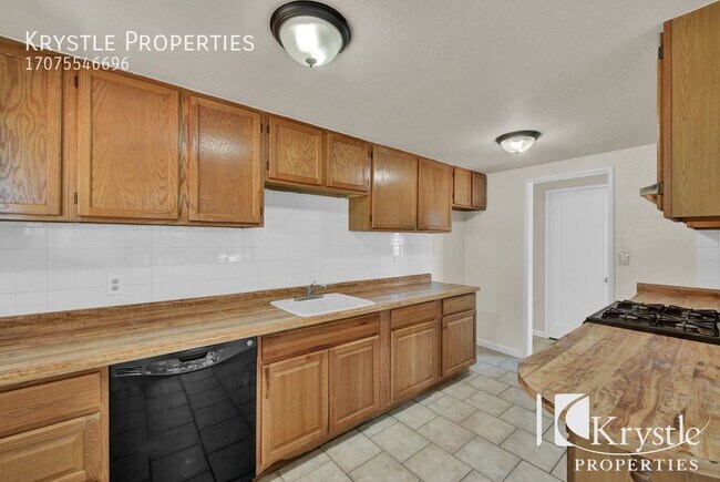 Building Photo - Duplex in American Canyon