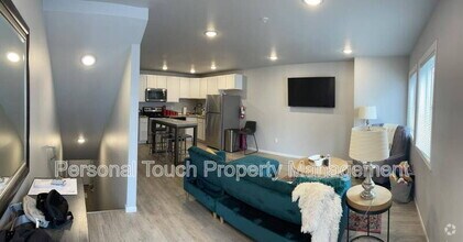 Building Photo - 808 7th Ave S