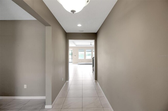 Building Photo - 2914 Esmeralda Dr