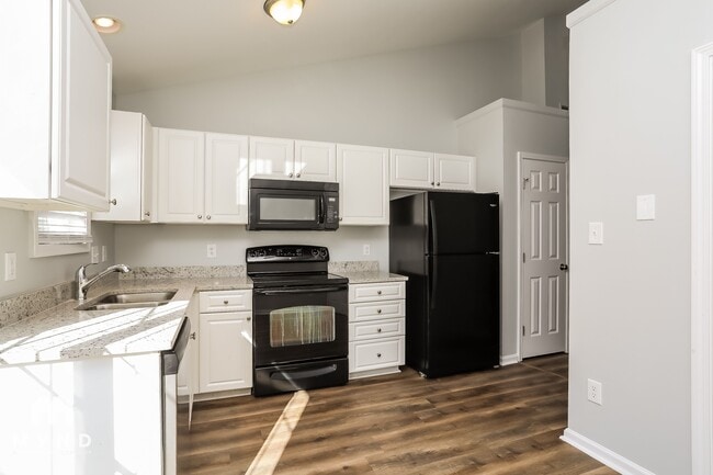 Building Photo - 1256 Sweetgrass St