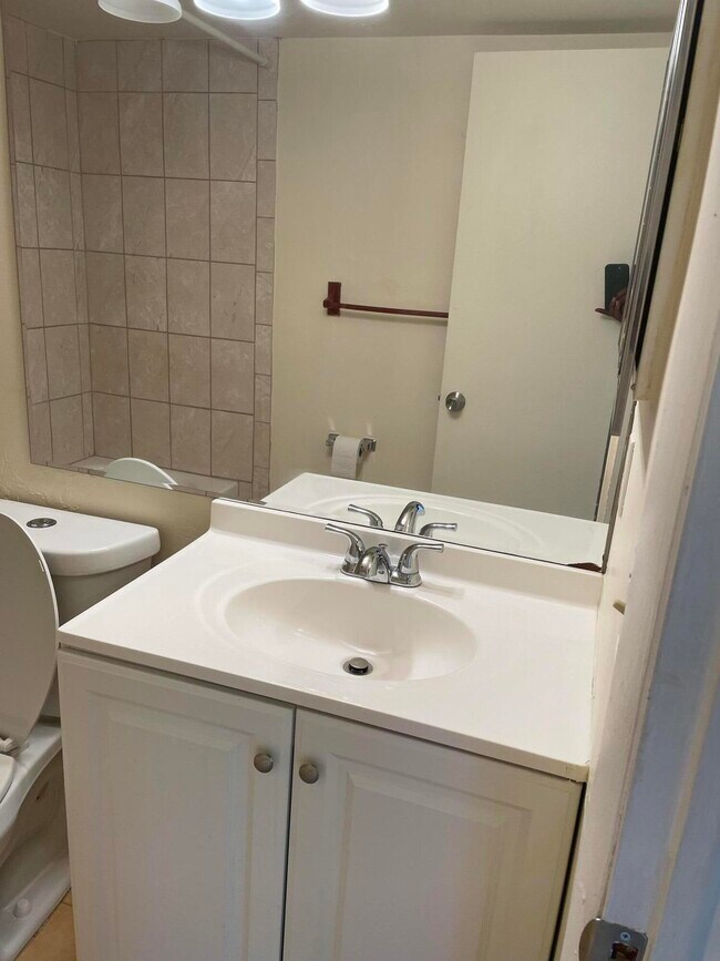 Foto del edificio - 6434 Red Pine Ln