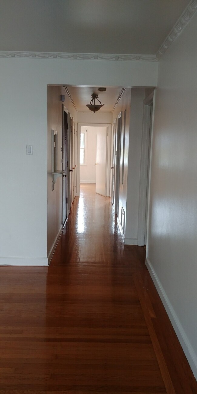 Hallway - 1239 24th Ave