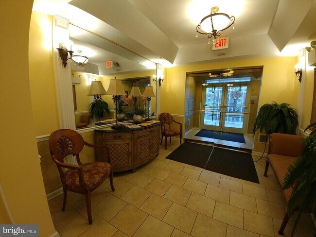 Foto del edificio - 2610 Chapel Lake Dr