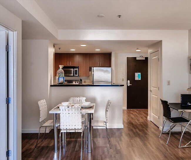 Foto del edificio - 132 Brookline Ave
