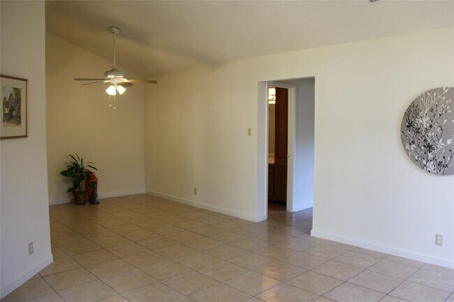 Building Photo - 11611 Rustic Rock Dr