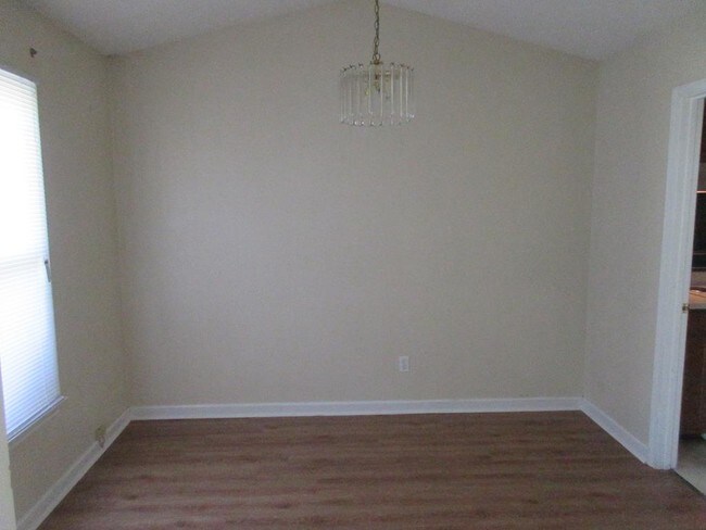 Foto del edificio - 1063 Spaulding Ave