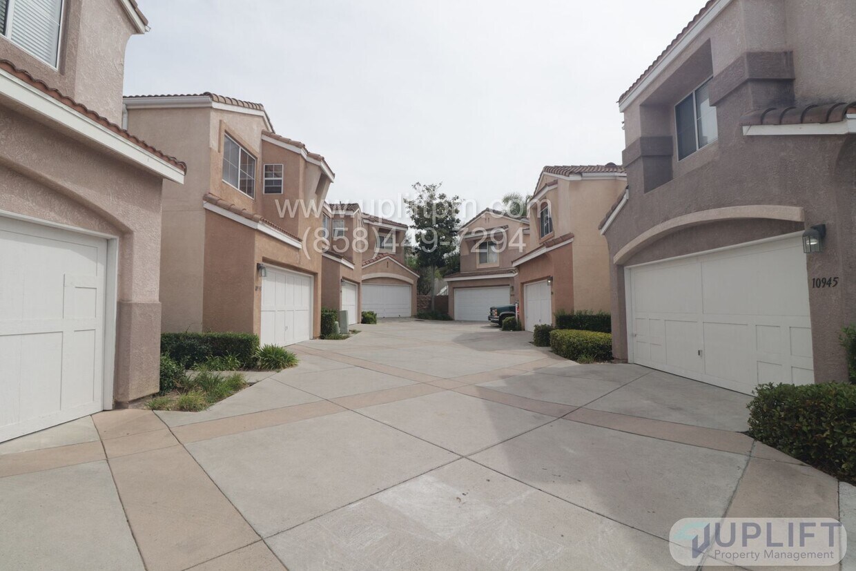 Building Photo - 3 Bed, 2.5 Bath Condo in Cornerstone Scrip...
