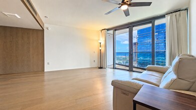 Building Photo - 1000 Auahi St