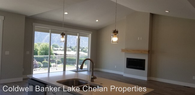 Building Photo - 3 br, 2.5 bath House - 225 Village Drive