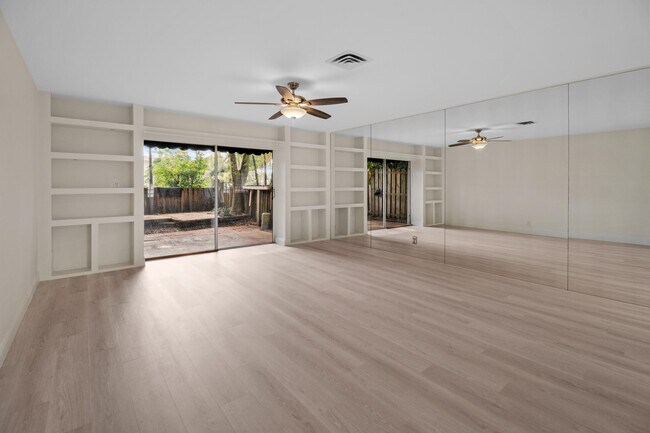 Foto del edificio - 690 SE 23rd Ave
