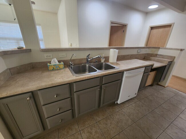 Foto del edificio - Darby Estates 3 Bedroom Condo