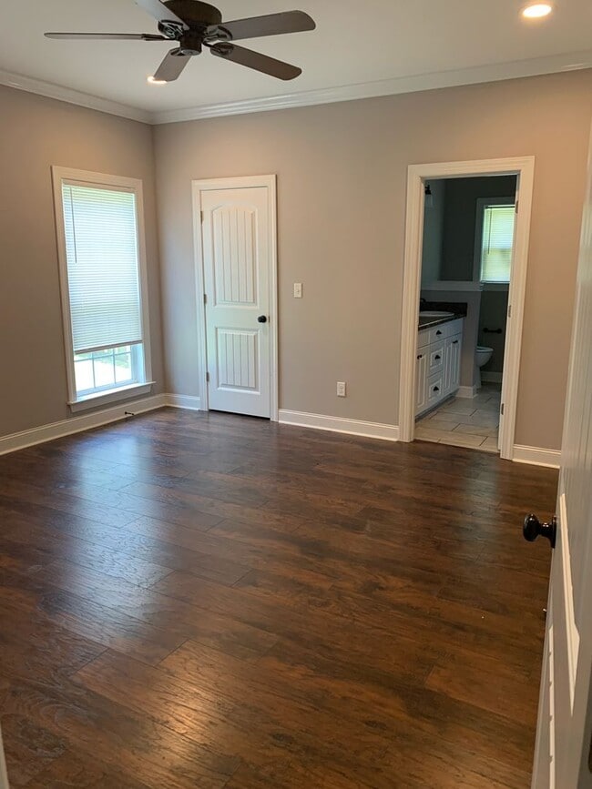 Building Photo - 91 Senah Dr