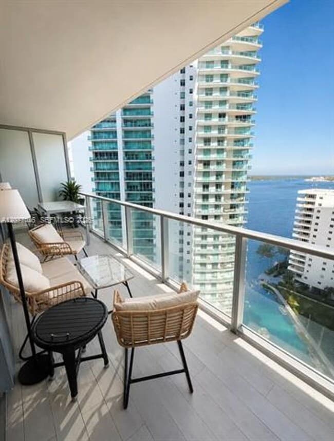 Photo - 1300 Brickell Bay Dr cu-1807 Apartment