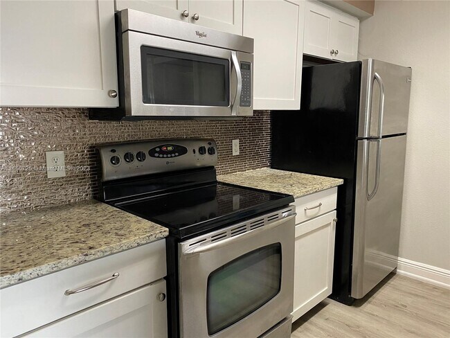 Foto del edificio - 5321 Summerlin Rd