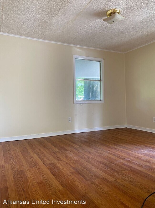 Building Photo - 2 br, 1 bath House - 208 Roosevelt Rd
