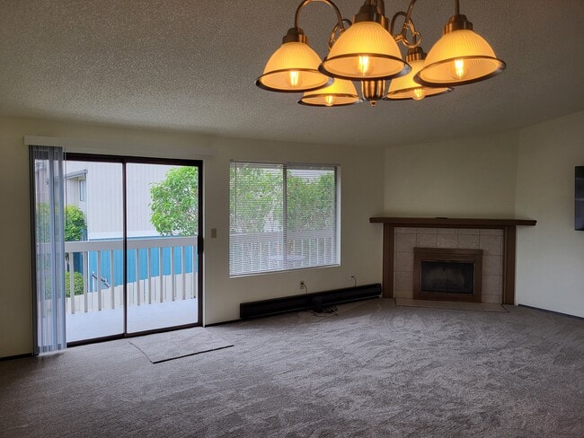 Building Photo - 3435 Auburn Way S