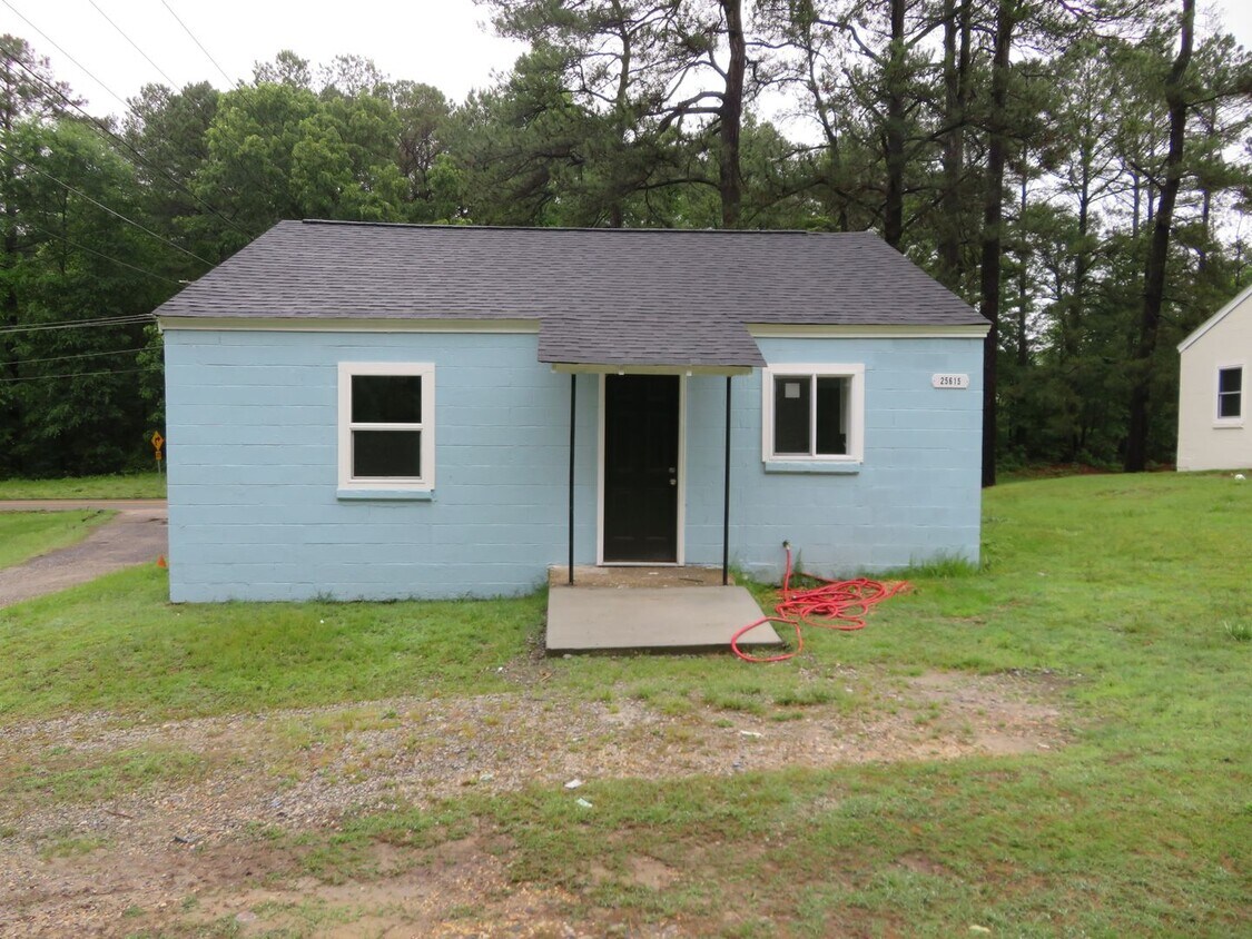 Primary Photo - N. Dinwiddie