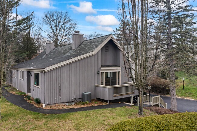 Foto del edificio - 36 Algonquin Ln