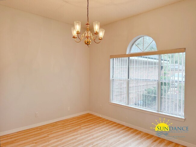 Foto del edificio - Stunning 3 Bedroom Home in Navarre