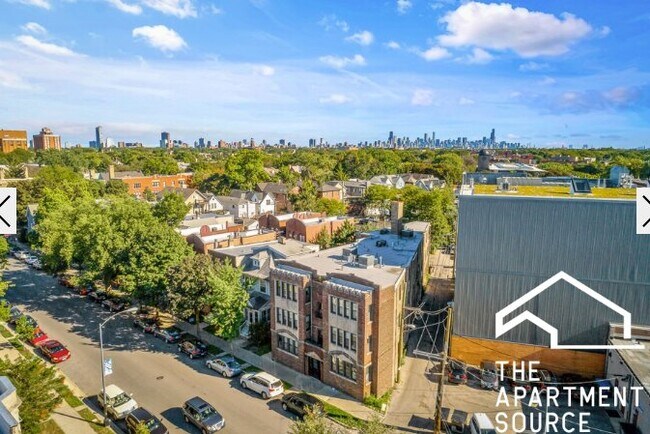 Foto del edificio - 2233 W Wilson Ave