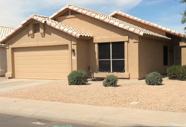 BEAUTIFUL CHANDLER HOME WITH LARGE YARD IN PRIME LOCATION - BEAUTIFUL CHANDLER HOME WITH LARGE YARD IN PRIME LOCATION