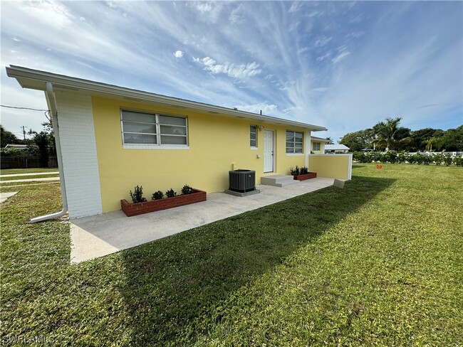 Foto del edificio - 5511 Hardee St