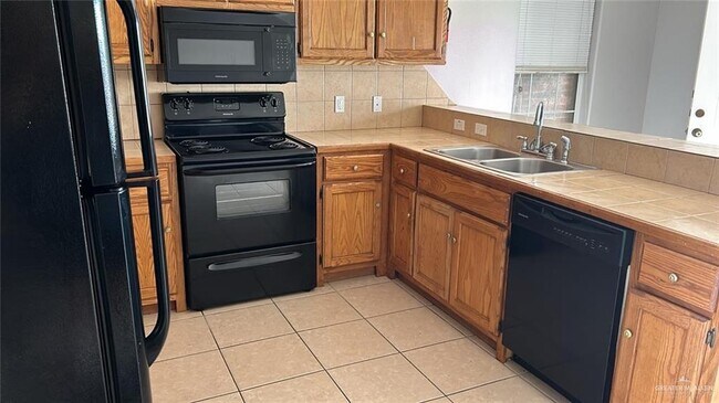 Foto del edificio - 2901 Whitewing Ave