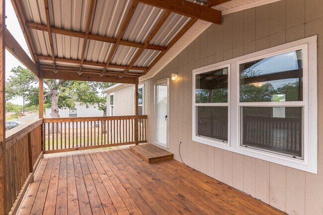 Foto del edificio - 104 E Castleshoals Dr