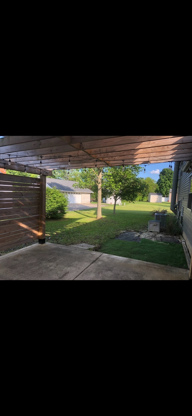 Building Photo - 8677 Canyon Cove Rd