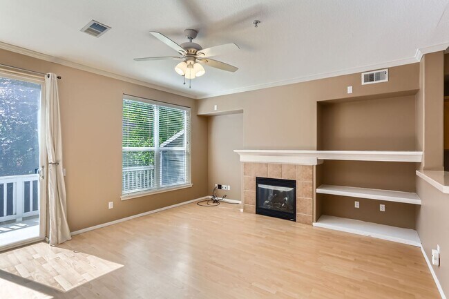Foto del edificio - Elegant Forest Heights 3 bedroom, 3 bath Brownstone Home!