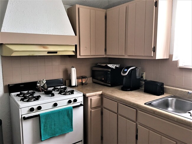 Building Photo - 609 Franklin Ave