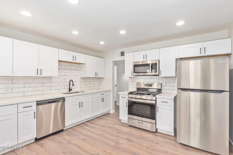 Foto del edificio - 1325 E Don Carlos Ave