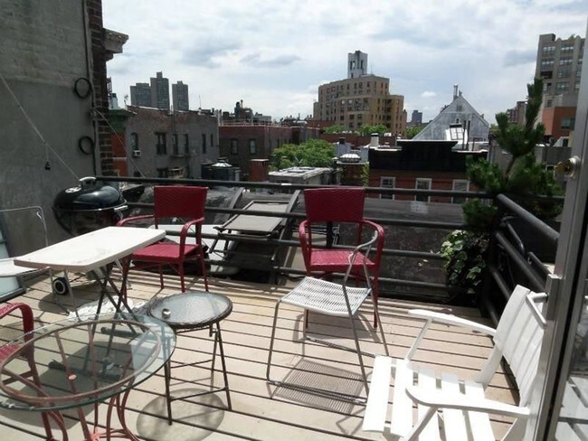 Building Photo - 63 Carmine Street