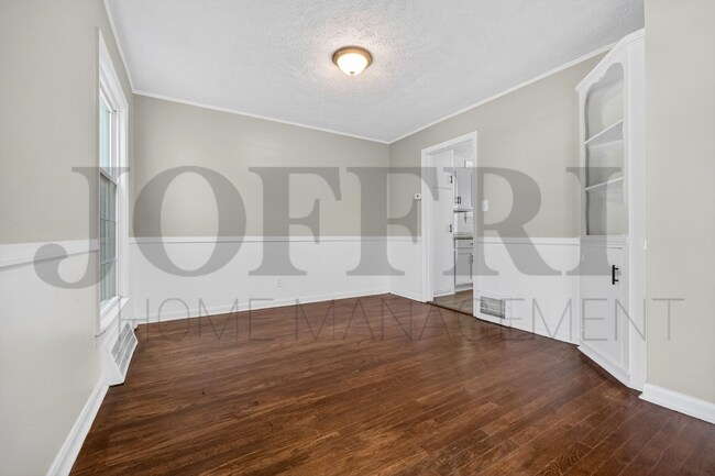 Foto del edificio - 21012 Hillgrove Ave
